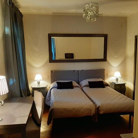 B&B Principe Calaf 3 Lucca Buitenkant foto