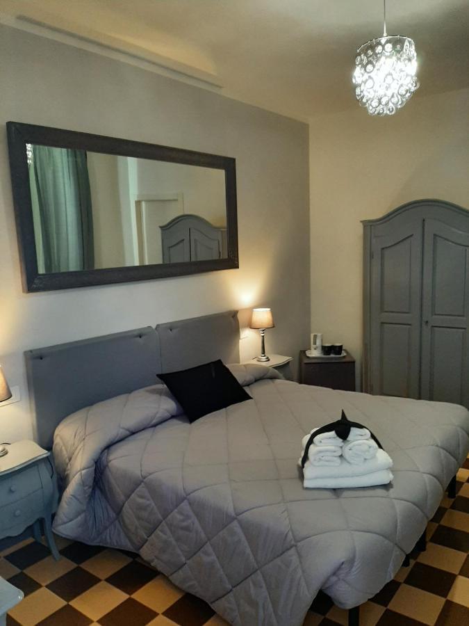 B&B Principe Calaf 3 Lucca Buitenkant foto