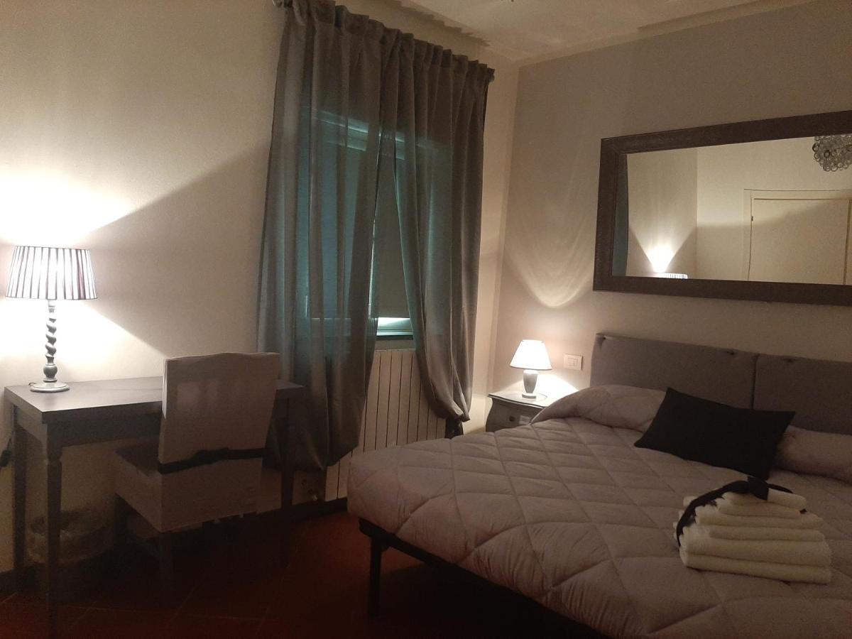 B&B Principe Calaf 3 Lucca Buitenkant foto