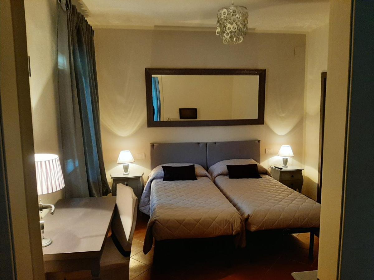B&B Principe Calaf 3 Lucca Buitenkant foto